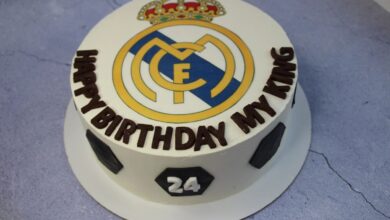 Features of Custom-Made Cakes